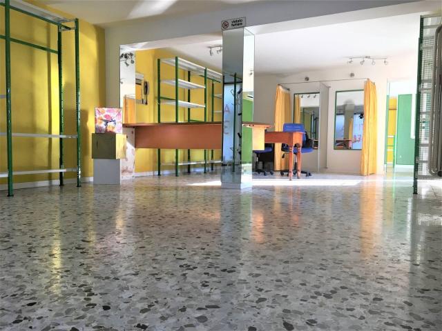 Locale Commerciale in affitto a Cittadella, Veneto