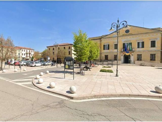 Locale Commerciale in affitto a Pegognaga, Lombardia