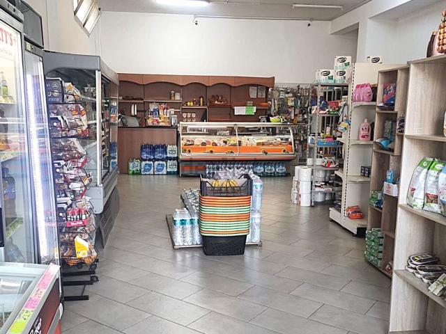 Locale Commerciale in affitto a Vittoria, Sicilia