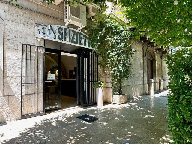 Locale Commerciale in affitto a Puglia, Barletta-andria-trani
