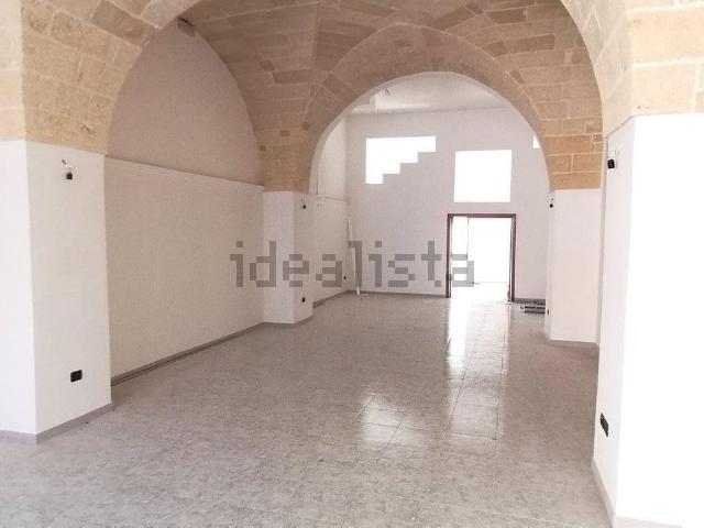 Locale Commerciale in affitto a Puglia, Lecce