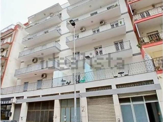 Locale Commerciale in affitto a Puglia, Lecce