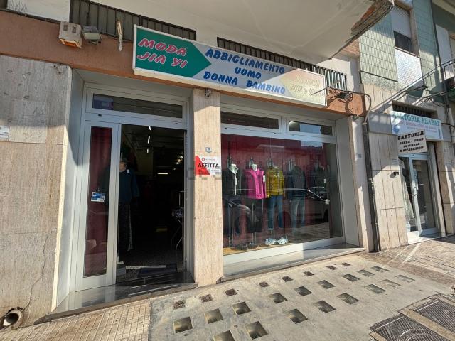 Locale Commerciale in affitto a Puglia, Lecce