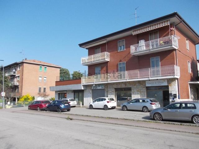 Locale Commerciale in affitto a Unione dei comuni Valli del Reno, Lavino e Samoggia, Calcara