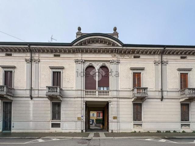 Locale Commerciale in affitto a Soresina, Lombardia