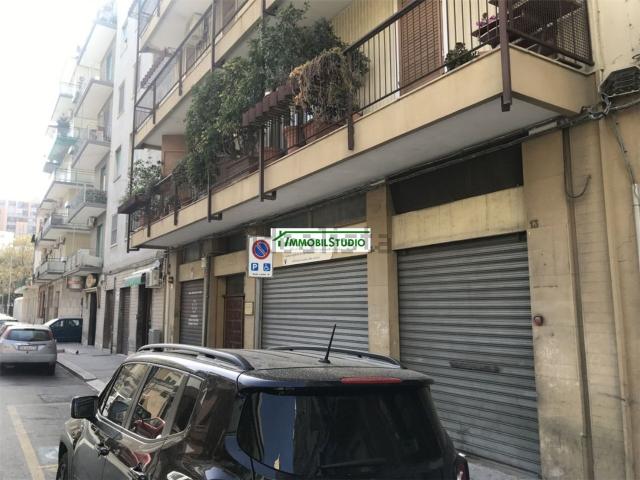 Locale Commerciale in affitto a Municipio 1, Puglia