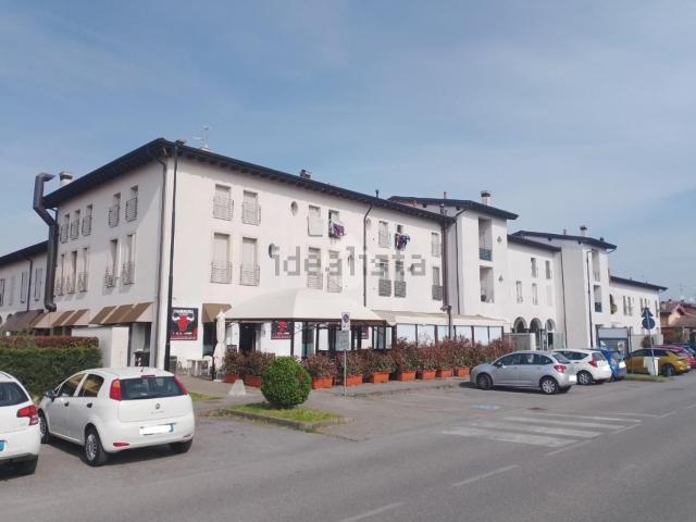 Locale Commerciale in affitto a Pontegatello, Azzano Mella