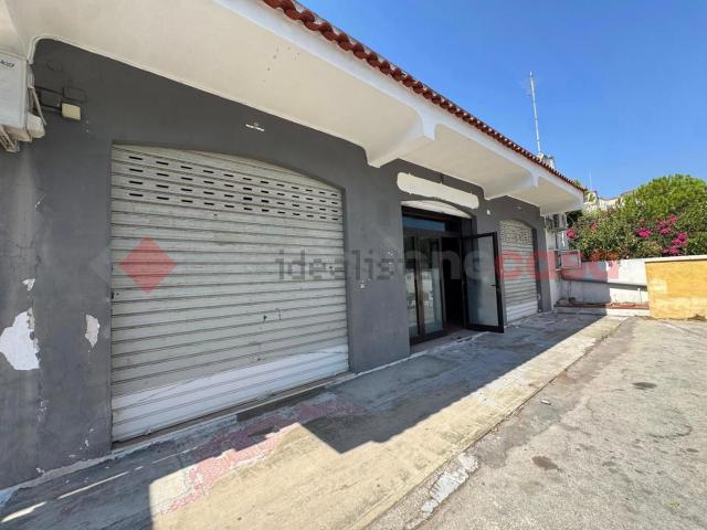 Locale Commerciale in affitto a Puglia, Taranto