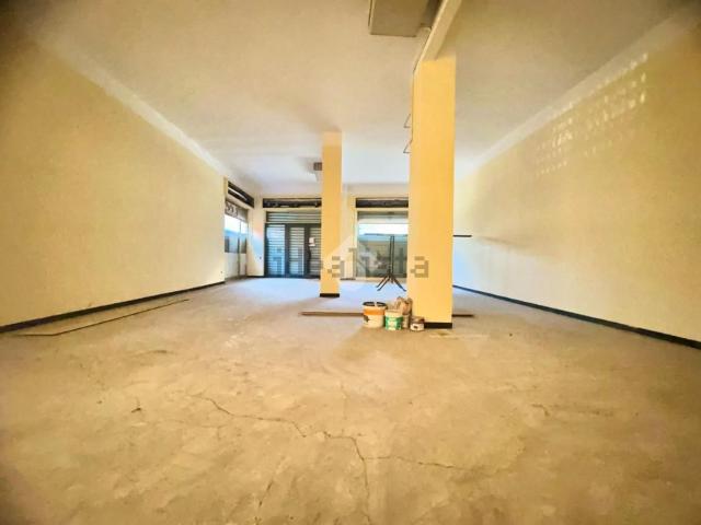 Locale Commerciale in affitto a Piemonte, Alessandria