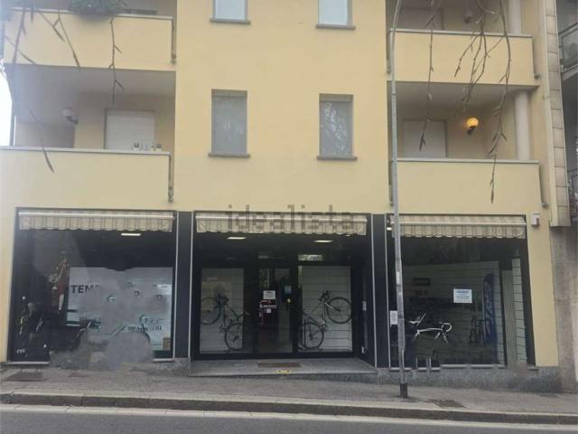 Locale Commerciale in affitto a Cantù, Lombardia