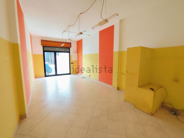 Locale Commerciale in affitto a Puglia, Lecce