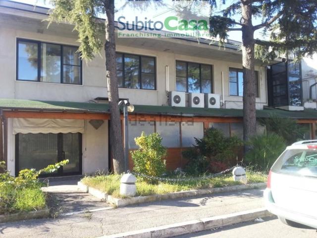 Locale Commerciale in affitto a Chieti Scalo, Chieti