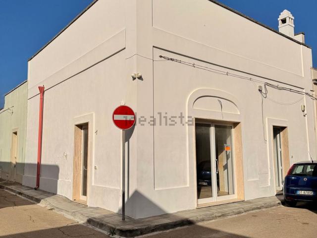 Locale Commerciale in affitto a Puglia, Lecce