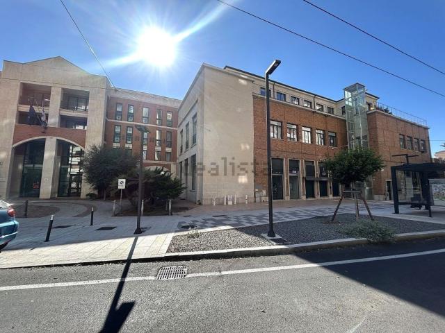 Locale Commerciale in affitto a Stampaxi/Stampace, Cagliari