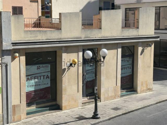 Locale Commerciale in affitto a Militi, Barcellona Pozzo Di Gotto