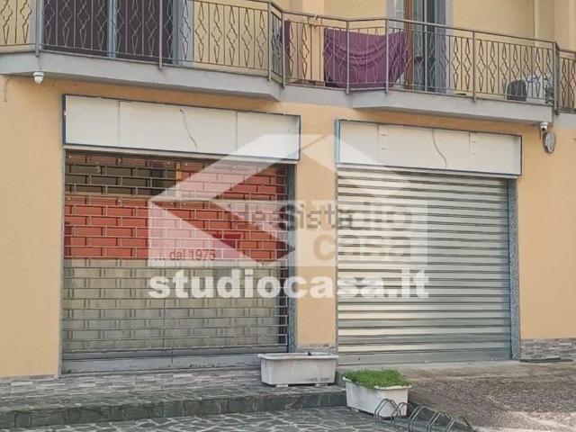 Locale Commerciale in affitto a Vanzago, Lombardia