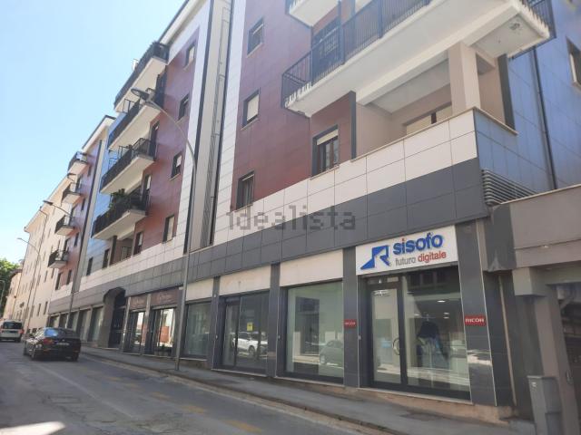 Locale Commerciale in affitto a Borgo Rivera, Tornimparte