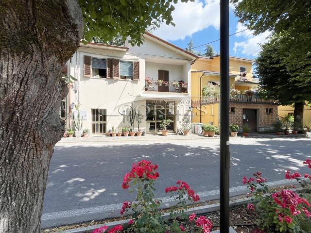 Locale Commerciale in affitto a Montone, Umbria