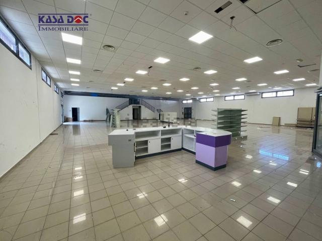 Locale Commerciale in affitto a Dulcino, Calabria