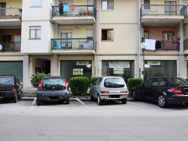 Locale Commerciale in affitto a Verderuolo, Potenza