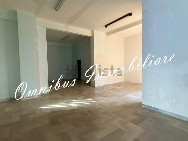 Locale Commerciale in affitto a Puglia, Foggia
