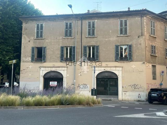 Locale Commerciale in affitto a Zona Centro, Brescia