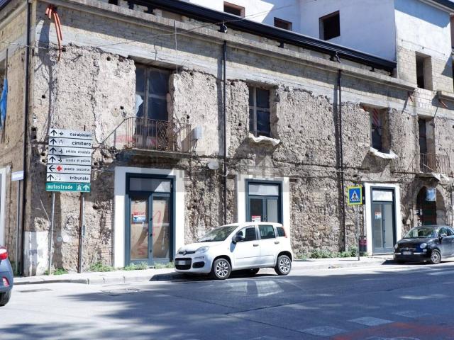 Locale Commerciale in affitto a Aldifreda, Caserta
