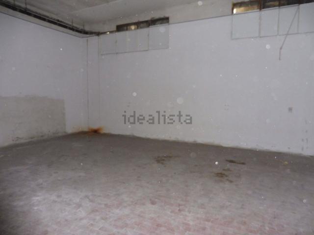 Locale Commerciale in affitto a Cuneo Nuova, Piemonte