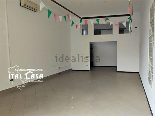 Locale Commerciale in affitto a Uggia, Montevettolini