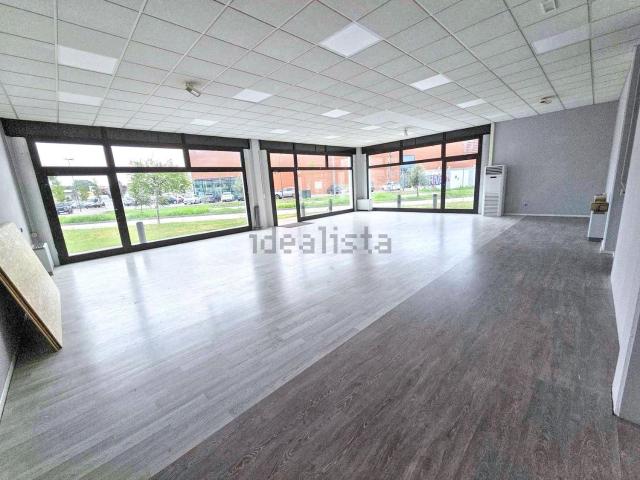 Locale Commerciale in affitto a Cattane, Vicenza