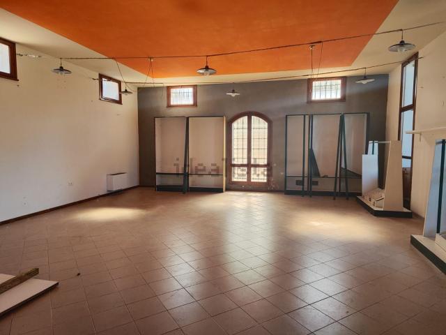 Locale Commerciale in affitto a Teolo, Bresseo