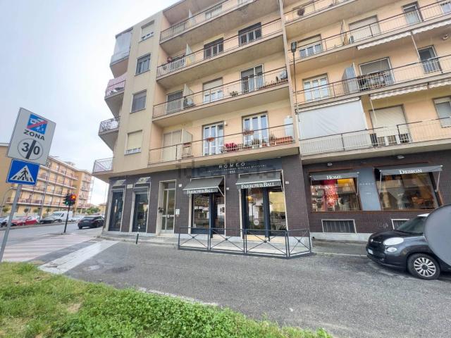 Locale Commerciale in affitto a Oltrepo, Piemonte
