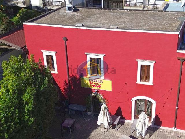 Locale Commerciale in affitto a Puglia, Bari