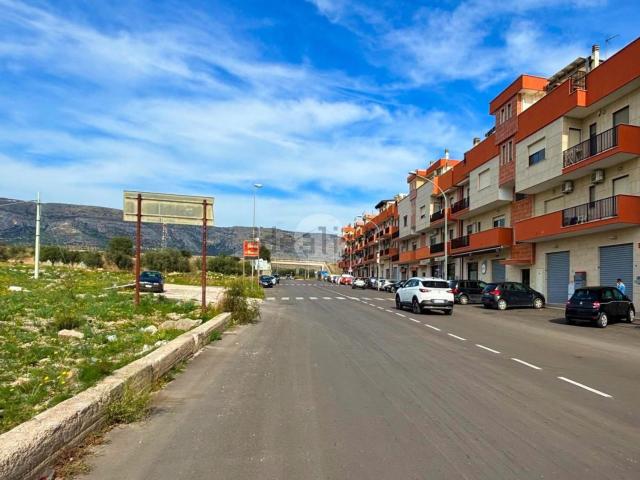 Locale Commerciale in affitto a Puglia, Foggia