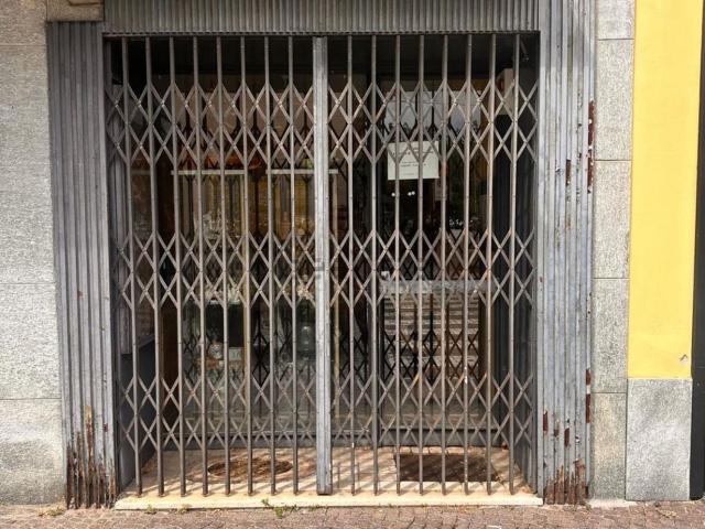 Locale Commerciale in affitto a Piemonte, Cuneo