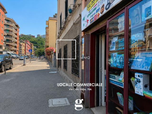 Locale Commerciale in affitto a Municipalità 10, Campania