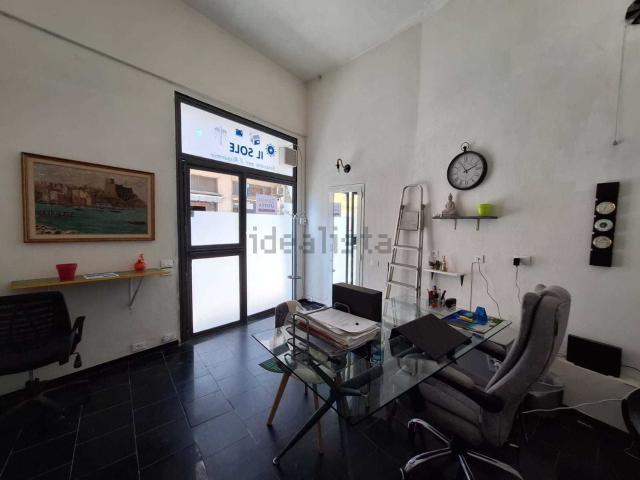Locale Commerciale in affitto a Sarzana, Liguria