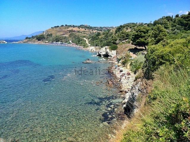 Locale Commerciale in affitto a Agropoli, Campania