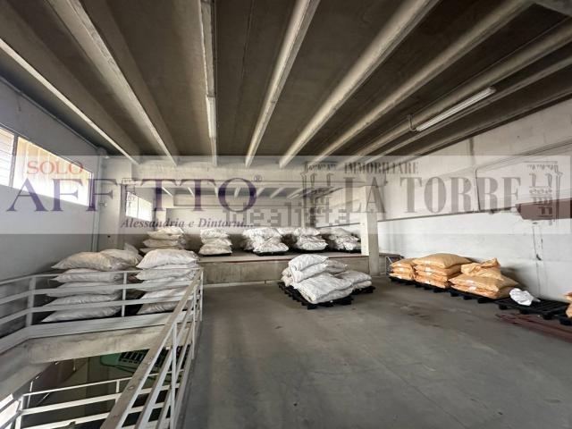 Locale Commerciale in affitto a Alessandria, Spinetta Marengo