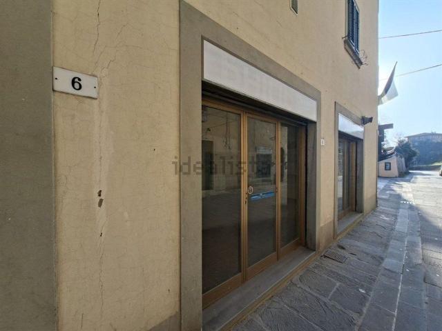 Locale Commerciale in affitto a Bucine, Toscana