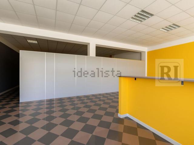 Locale Commerciale in affitto a Limena, Veneto