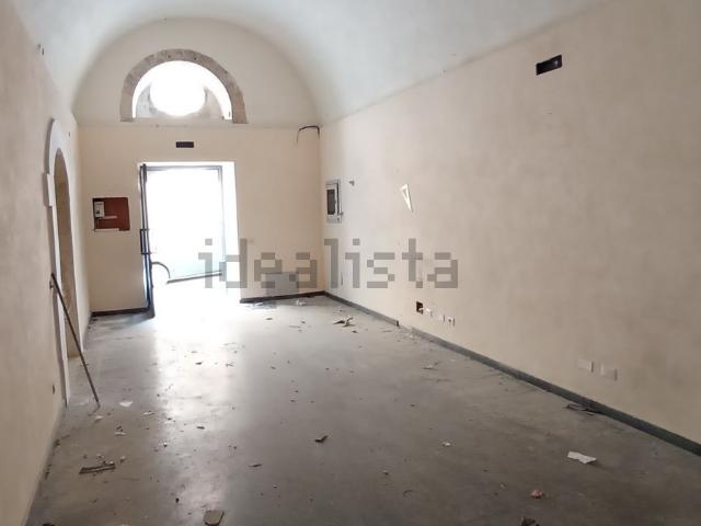 Locale Commerciale in affitto a Ragusa, Cappuccini