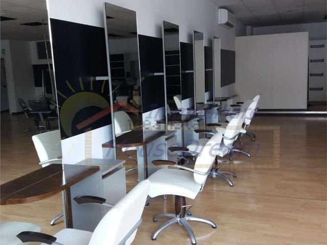Locale Commerciale in affitto a Ispra, Lombardia