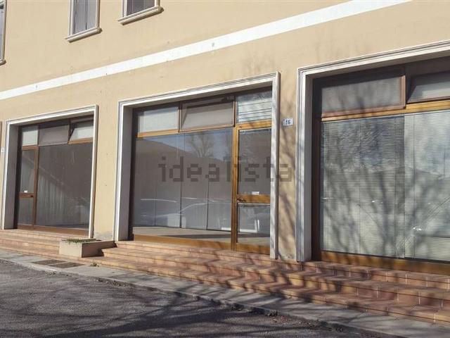 Locale Commerciale in affitto a Lozzo Atestino, Veneto