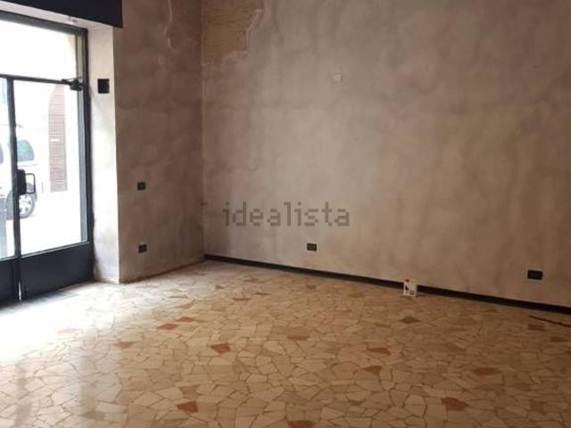 Locale Commerciale in affitto a Zona Centro, Brescia