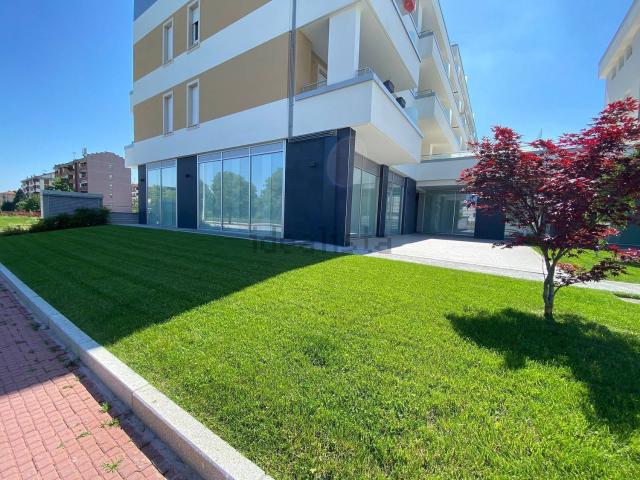 Locale Commerciale in affitto a Piemonte, Cuneo