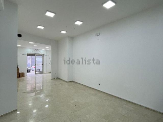 Locale Commerciale in affitto a Alcamo, Sicilia