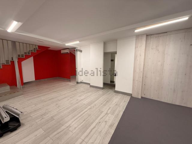Locale Commerciale in affitto a Puglia, Lecce