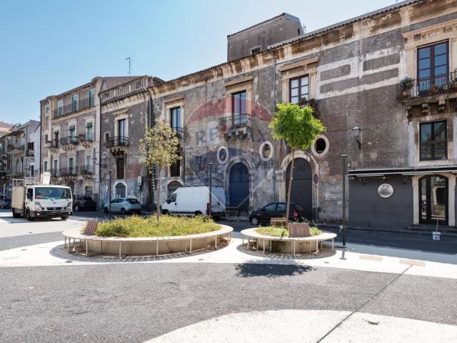 Locale Commerciale in affitto a Centro storico, Catania