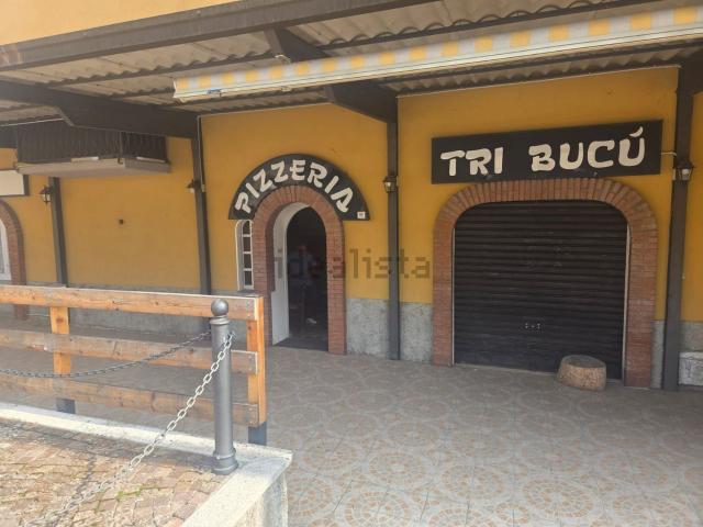 Locale Commerciale in affitto a Ambria, Zogno